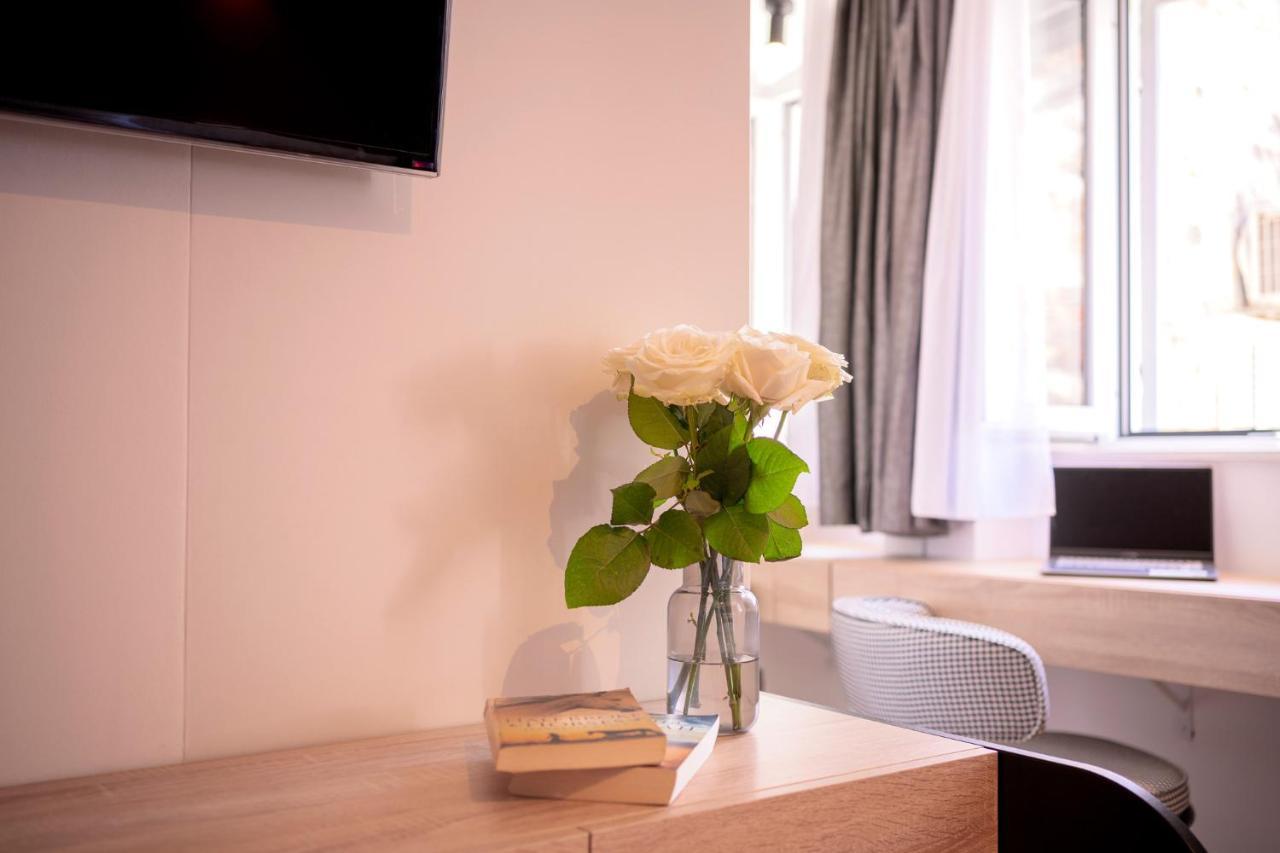 Fingerprint Central Apartment 5 Min From Center & Beach Hvar Town Kültér fotó